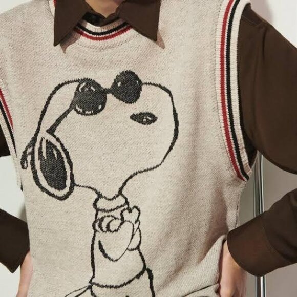 Zara Snoopy Vest - Picture 2 of 7